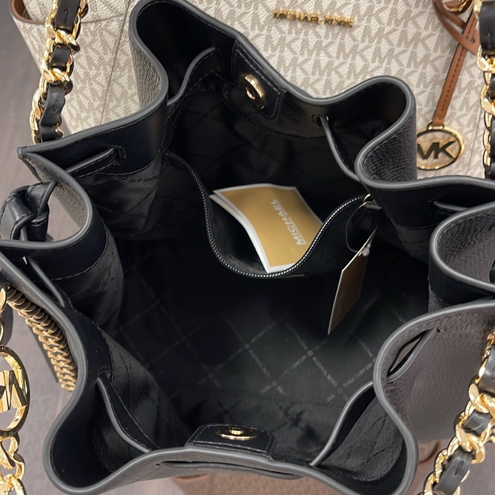MICHAEL KORS Mina Large Chain Shoulder Tote Bag
Black 
NWT - Picture 5 of 16